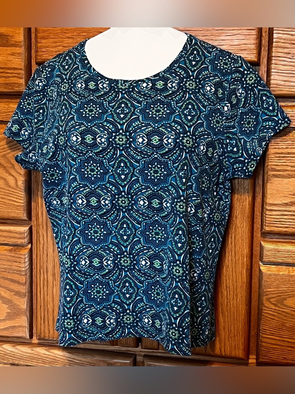 St John’s Bay women’s pullover top Blue/white/green Sz small
